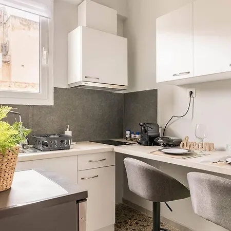 Apartment Stylish And Near Acropolis - Avdi Square