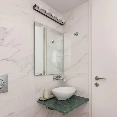 Apartment Stylish And Near Acropolis - Avdi Square